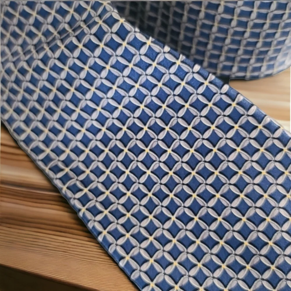 VINTAGE VALENTINO Silk Tie Chainlink Mens Suit Retro Abstract Luxury Collectible - Picture 14 of 16